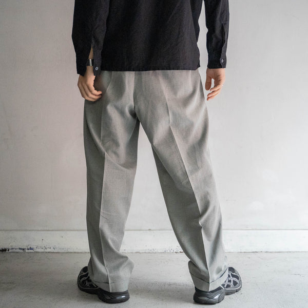 1990s gray based 3 tuck poly 100 slacks