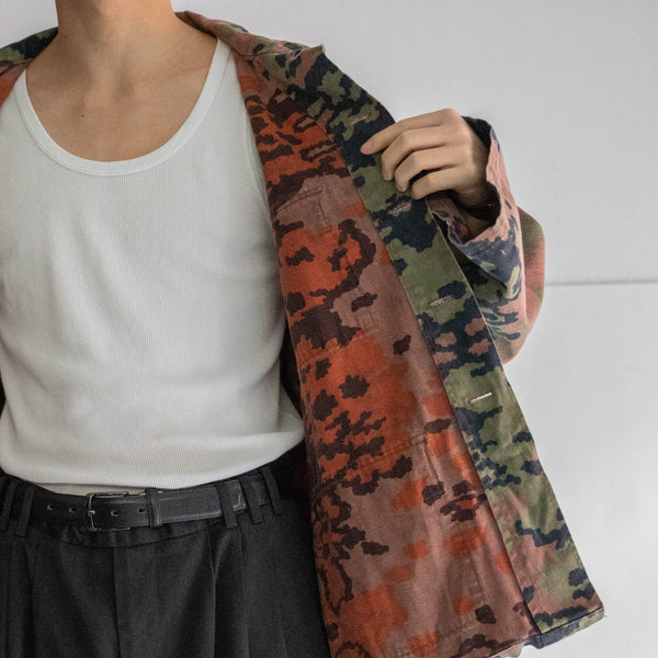 around 1980s Europe camouflage 4 pockets jacket -good fade-