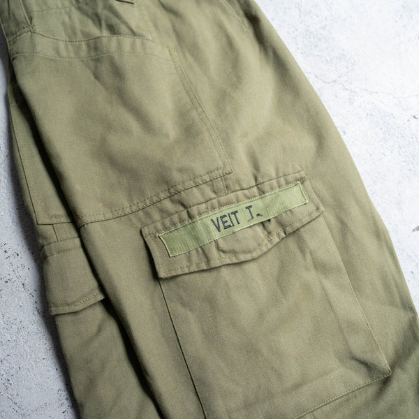 2000s Austrian military cargo pants with patch