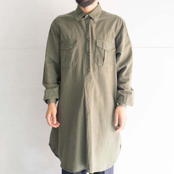 1970-80s olive green grandpa shirt 'with tyrolean button'