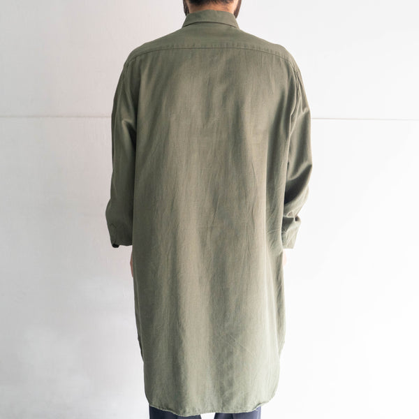 1970-80s olive green grandpa shirt 'with tyrolean button'