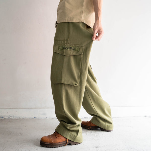 2000s Austrian military cargo pants with patch