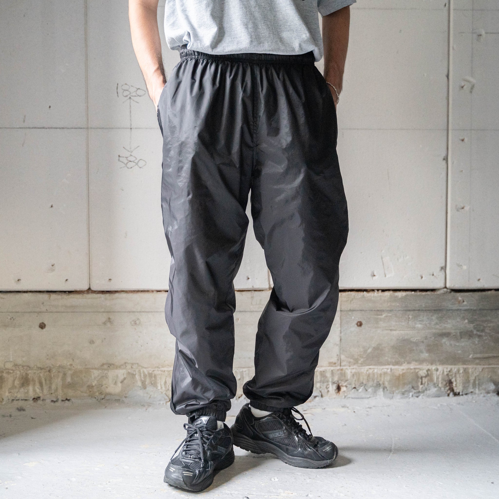 1990-00s 'Wilson' black color nylon pants -with side zip-