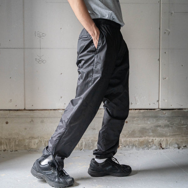 1990-00s 'Wilson' black color nylon pants -with side zip-