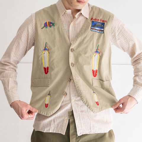 around 1980s USA beige color vest -indian motif-