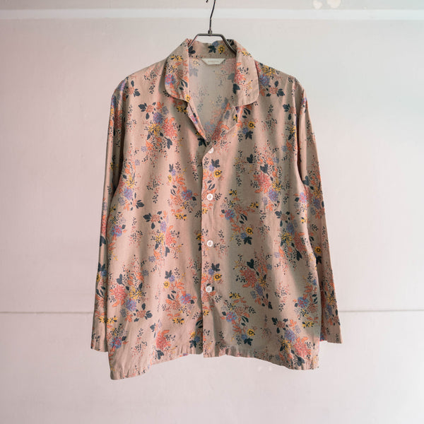 2000s brown based flower pattern pajama shirt