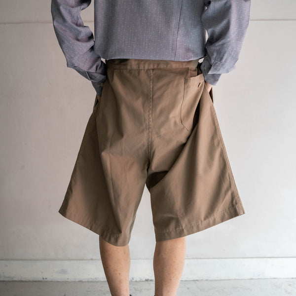 2000s Italian military beige gurkha shorts
