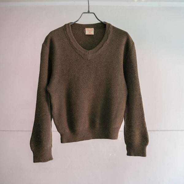 1980s French military olive v neck knit