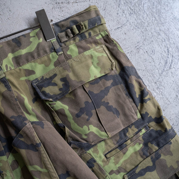2000s Europe military camouflage cargo pants with flap pocket -1
