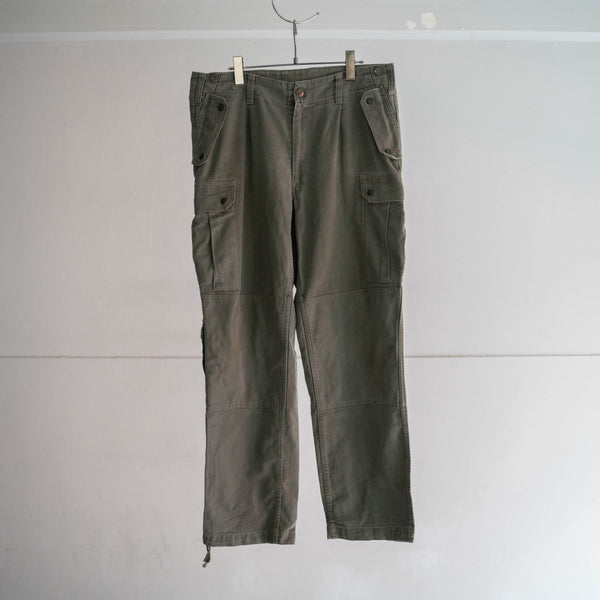 1990s German military cargo pants with flap pocket