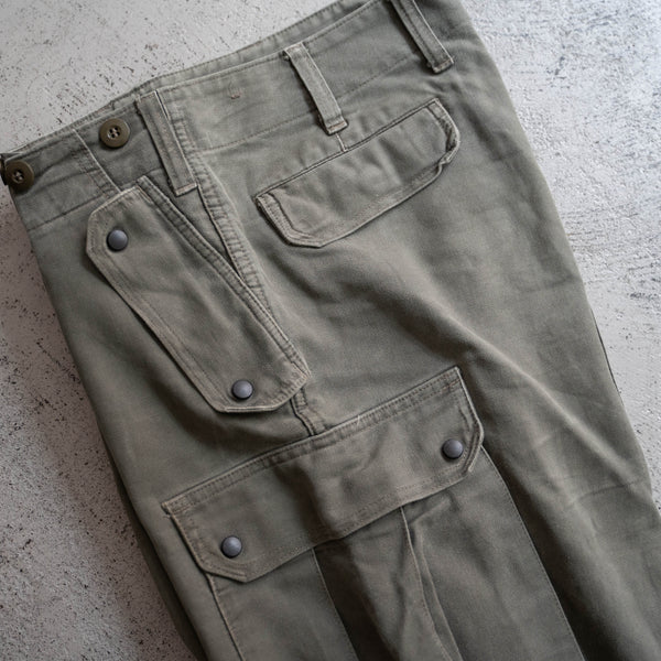 1990s German military cargo pants with flap pocket