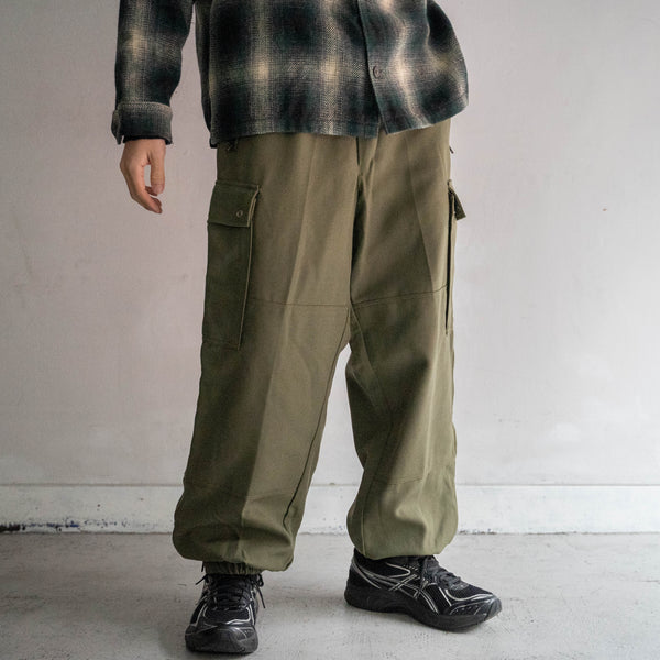 2000s German police green cargo pants -thick fabric- -2