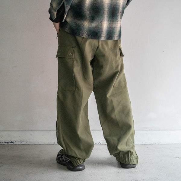 2000s German police green cargo pants -thick fabric- -2