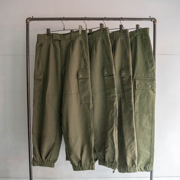 2000s German police green cargo pants -thick fabric- -2