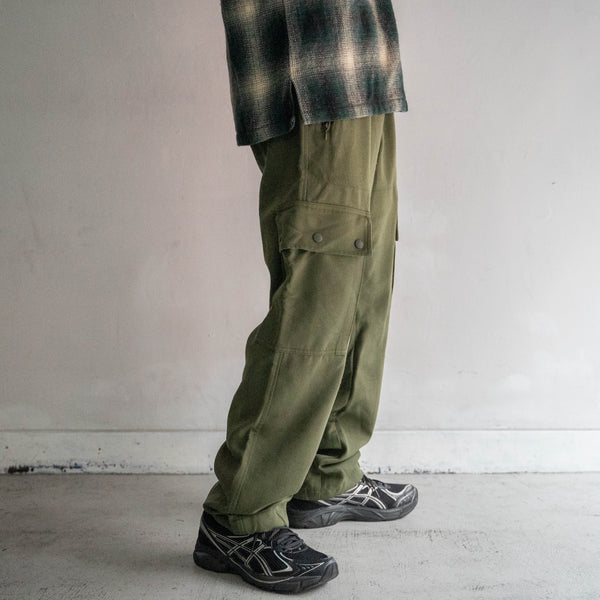 2000s German police green cargo pants -thick fabric- -1