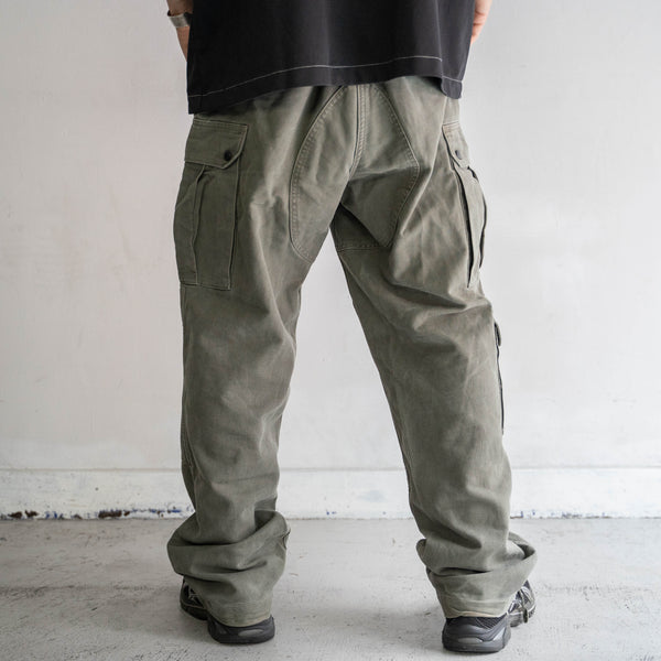 1990s German military cargo pants with flap pocket