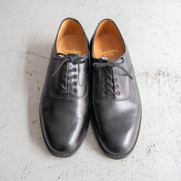 1990s 'Sanders' black color leather shoes -Made in England- 'mint condition'