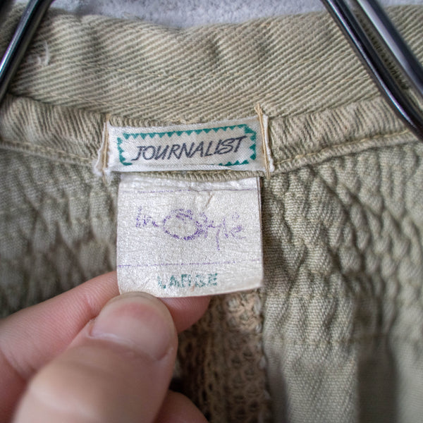 around1970s khaki color fishing vest