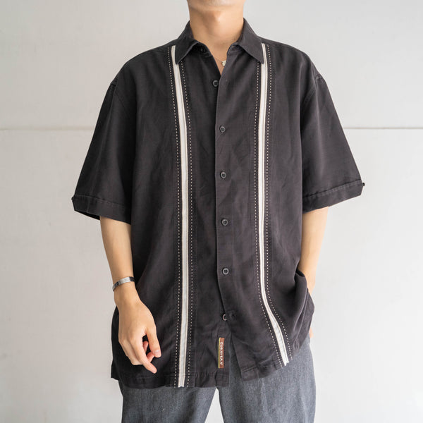 2000s faded black line design s/s shirt