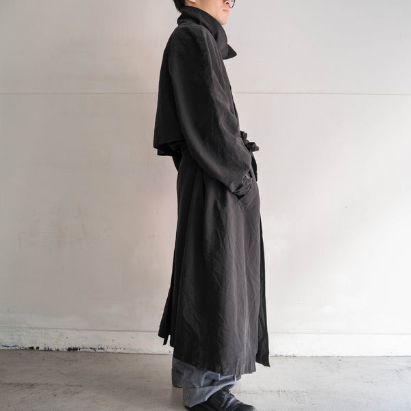 1990s black trench coat -super long length-