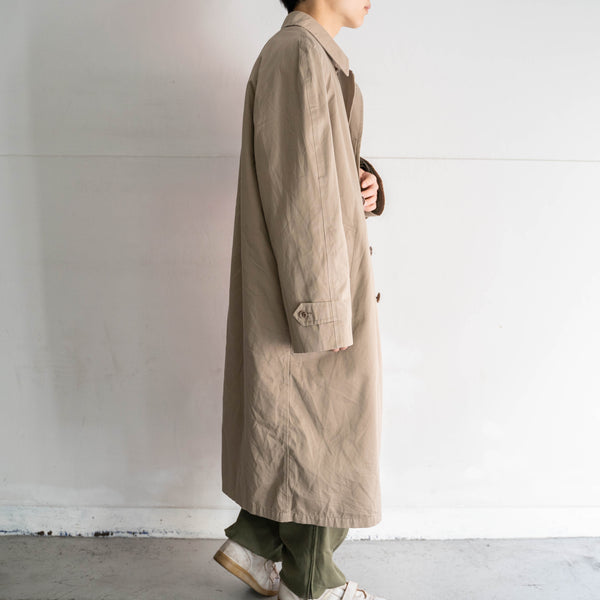 1980s 'LONDON FOG' beige balmacaan coat -with liner & chin strap-
