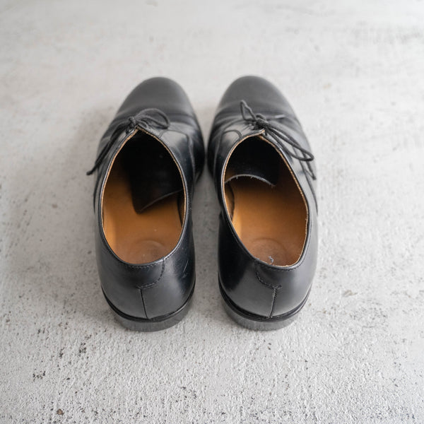 2000s British military black straight tip leather shoes