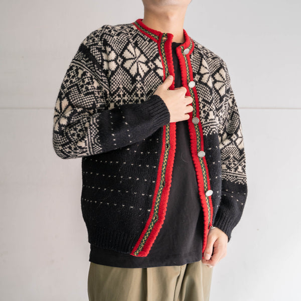 1980s USA snow pattern full open knit -good accent-