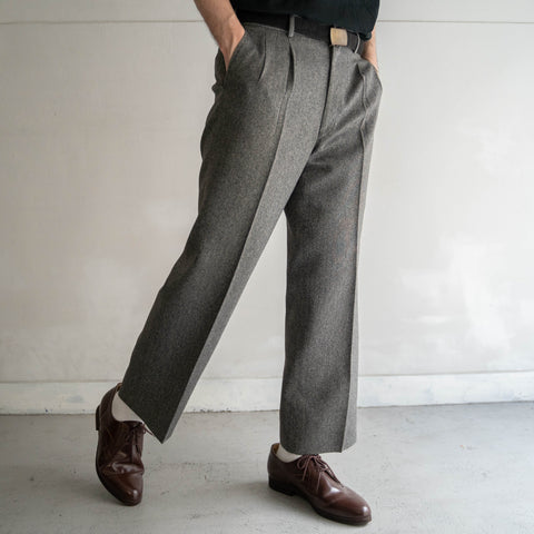 around 1980s Japan vintage gray color  2 tuck slacks