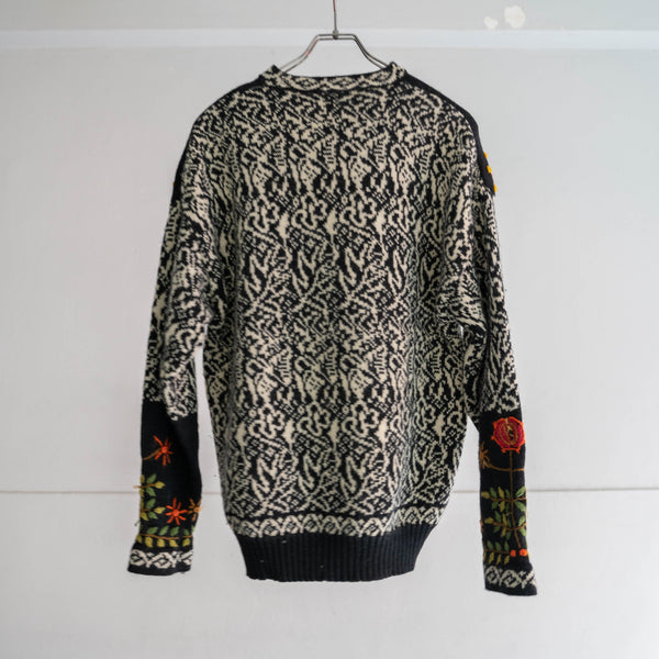 1980s black × white based embroidery knit