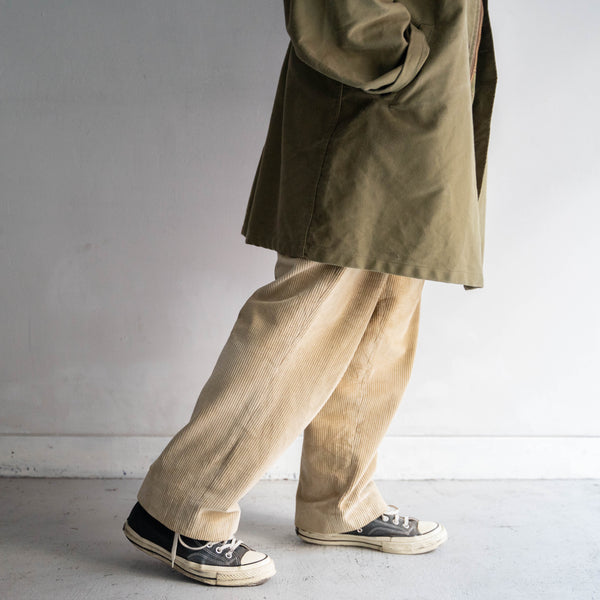 1990s beige color two tuck corduroy pants