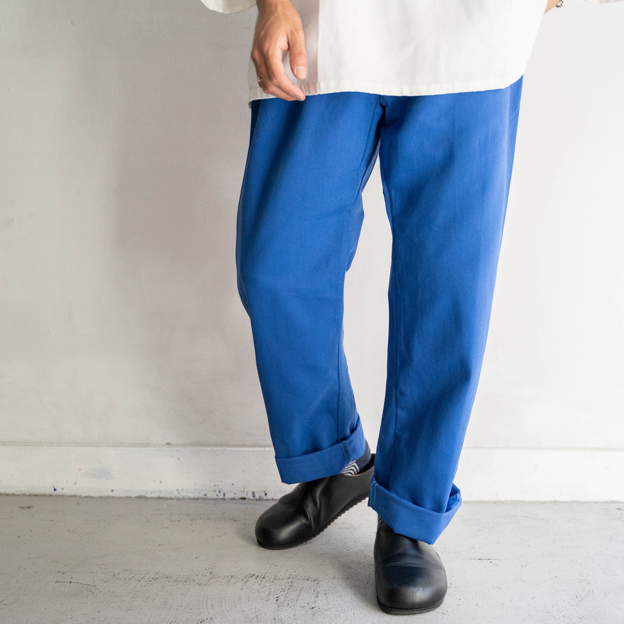 around 1970s France vivid blue work pants "dead stock" -strange front pocket-