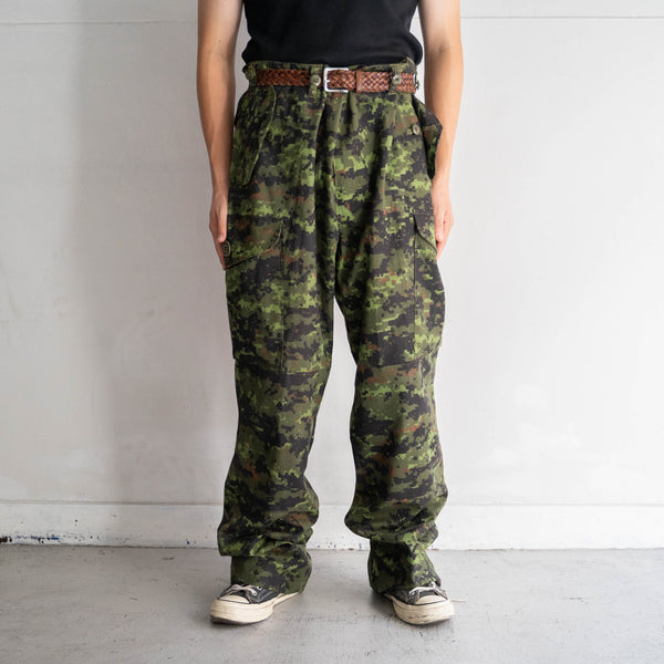 around 2000s Canadian military digital camo cargo pants 'civilian type'