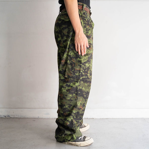 around 2000s Canadian military digital camo cargo pants 'civilian type'