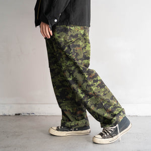 around 2000s Canadian military digital camo cargo pants 'civilian type'