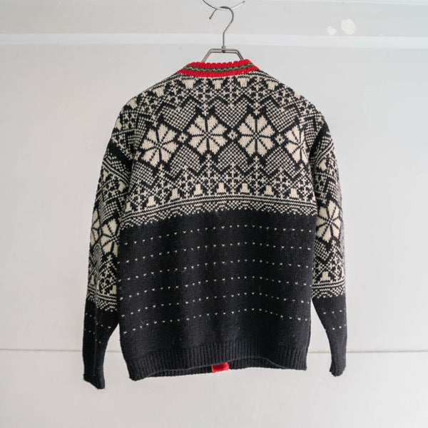1980s USA snow pattern full open knit -good accent-