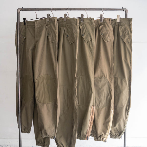 1980s Italian military khaki color parachute pants -hem zip-