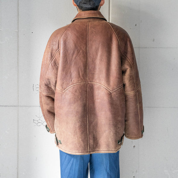 around 1980s Italy brown color mouton half coat -good condition-