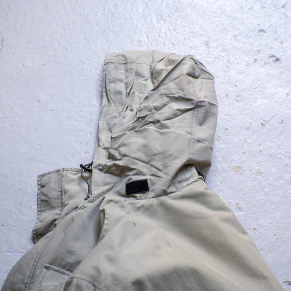 1990s 'GAP' greige color nylon outdoor jacket