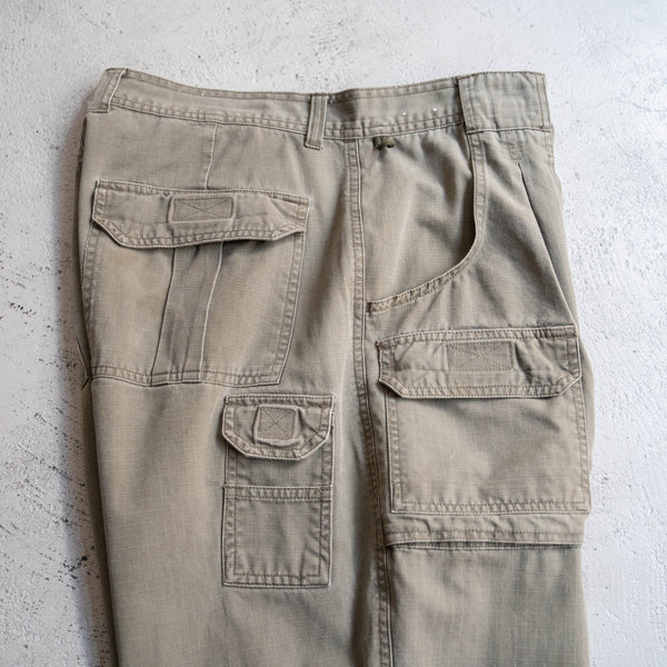 1990s  'Wrangler' khaki color ripstop cargo pants
