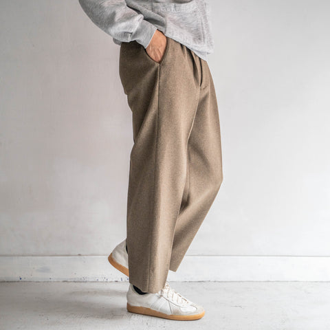 1990s Japan vintage light brown color poly two tuck slacks