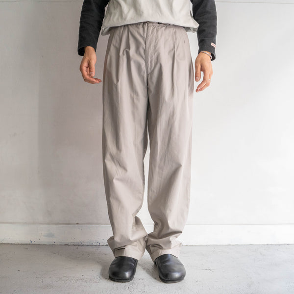 around 1980s Germany greige color cotton × poly two tuck slacks