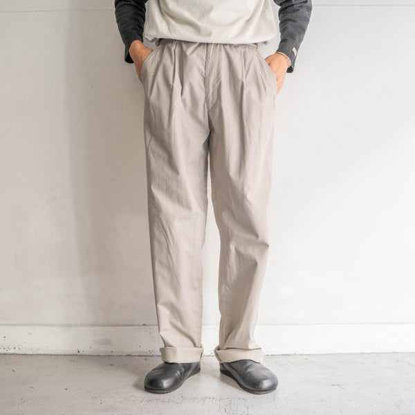 around 1980s Germany greige color cotton × poly two tuck slacks