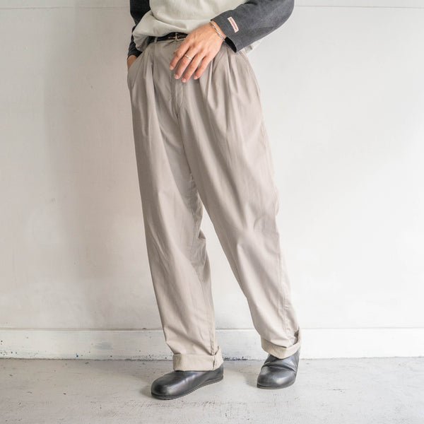 around 1980s Germany greige color cotton × poly two tuck slacks