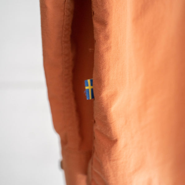 around 1980s 'FJALL RAVEN' orange color nylon shirt