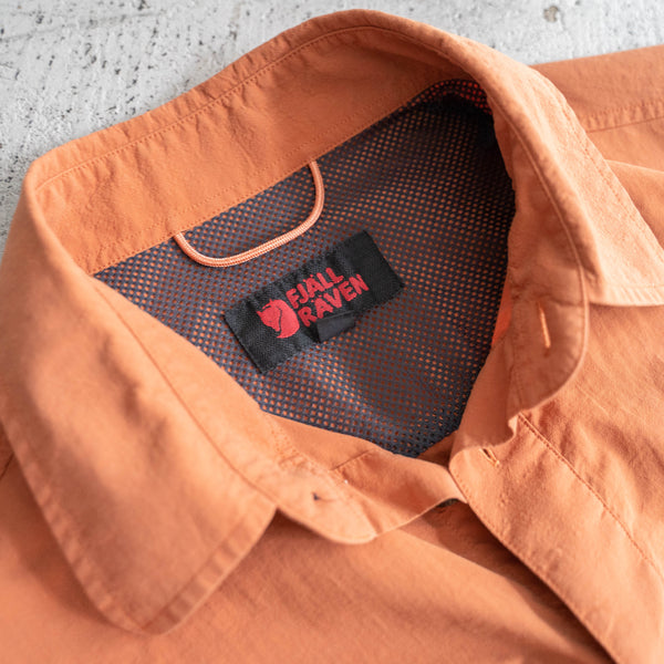 around 1980s 'FJALL RAVEN' orange color nylon shirt
