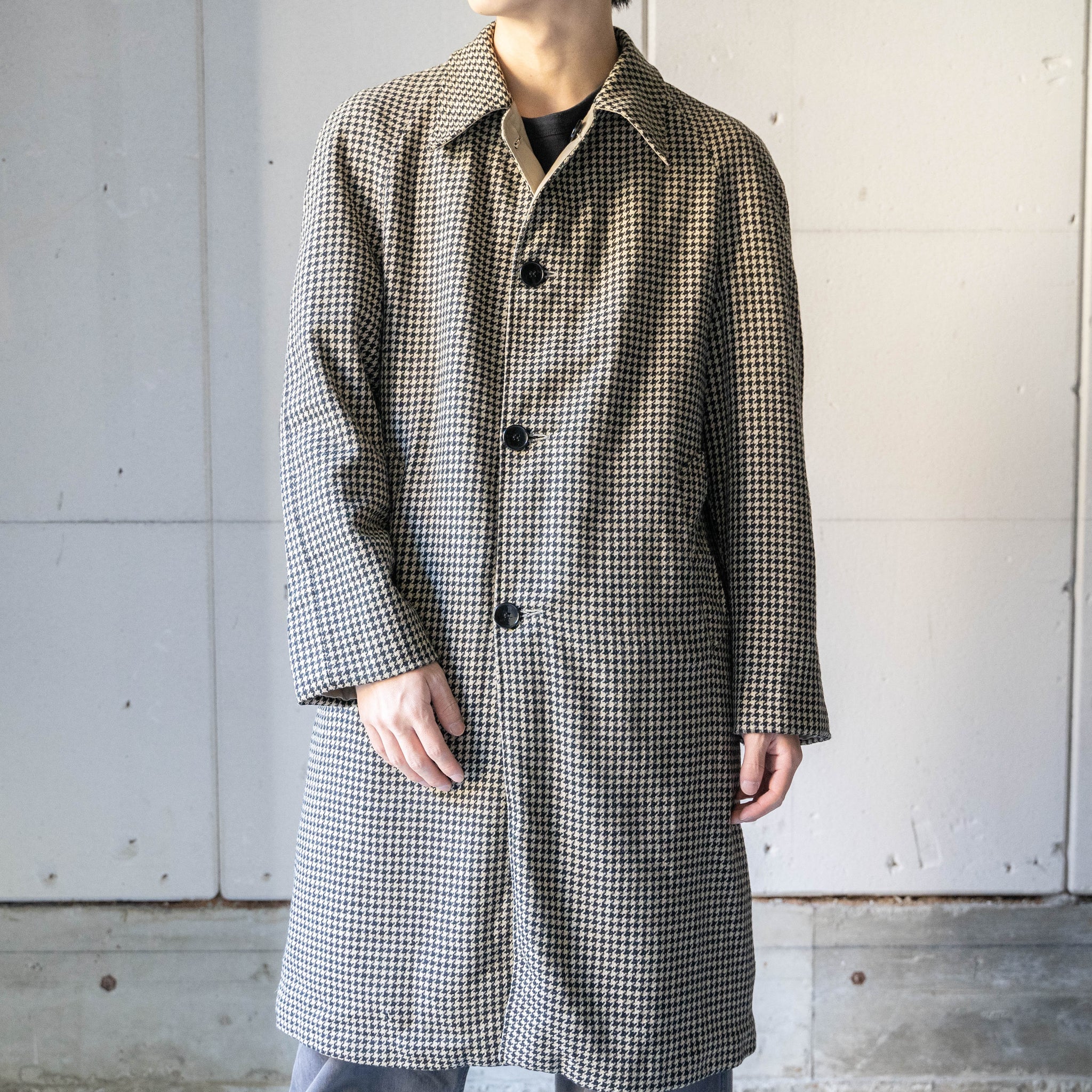 1970-80s Europe houndstooth & beige color reversible coat