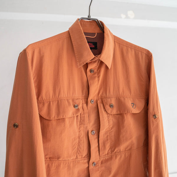 around 1980s 'FJALL RAVEN' orange color nylon shirt