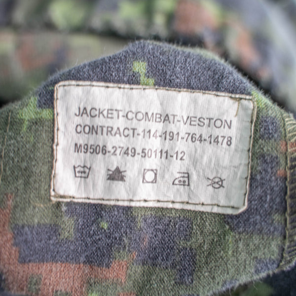 2000s Canadian military camo pattern light weight jacket 'civilian type'