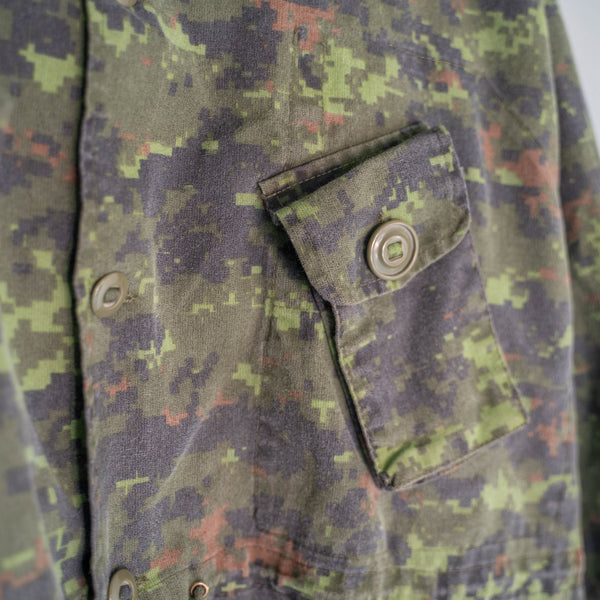 2000s Canadian military camo pattern light weight jacket 'civilian type'