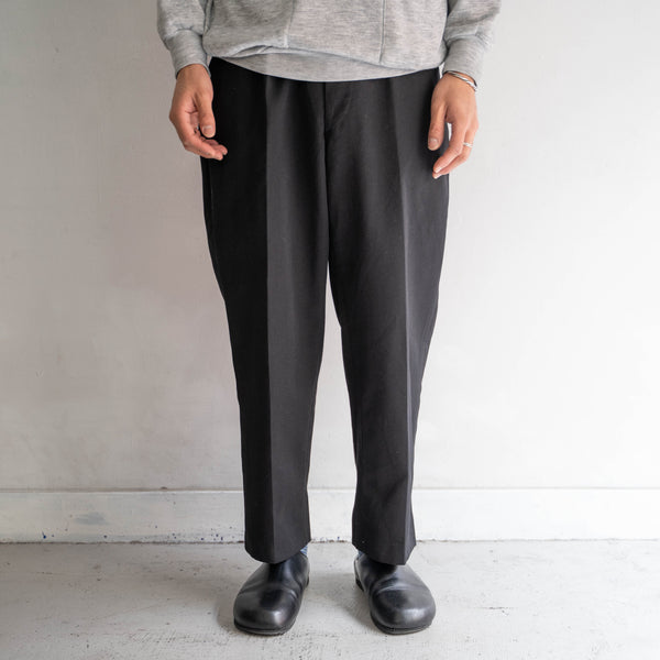 around 1980s Europe black color one tuck slacks -with side adjuster-